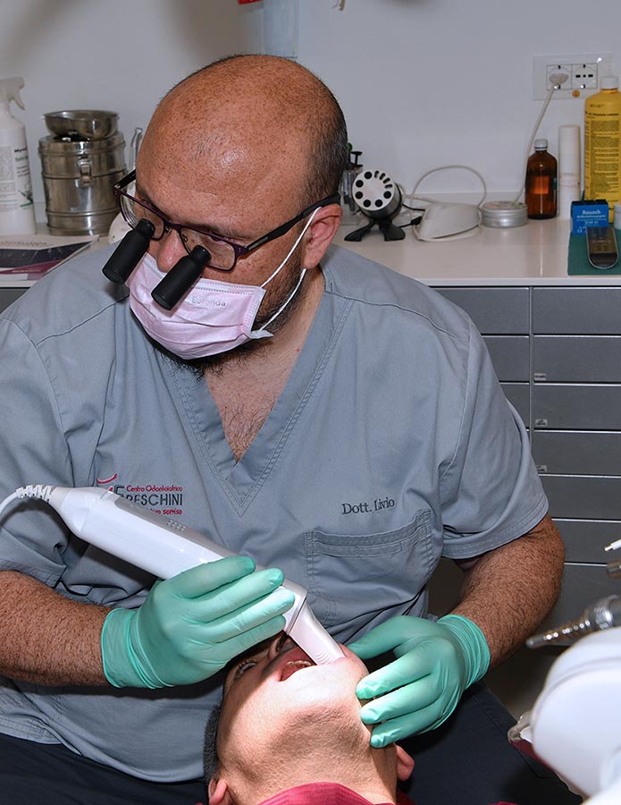 dott-livio-freschini-dentista